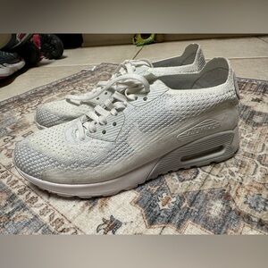 Grey and white NikeAir Max 90 Ultra Fly Knit sneakers like new.